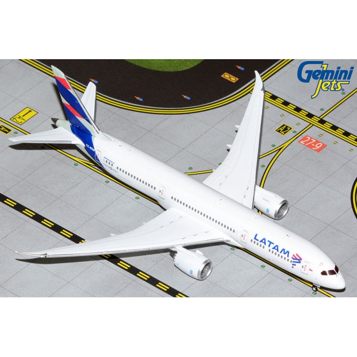 LATAM Airlines Boeing 787-9 1:400