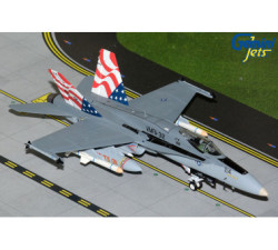 美國海軍陸戰隊 U.S. Marine Corps Boeing F/A-18C Hornet 'VMFA-312, U.S. flag design on tail' 1:72